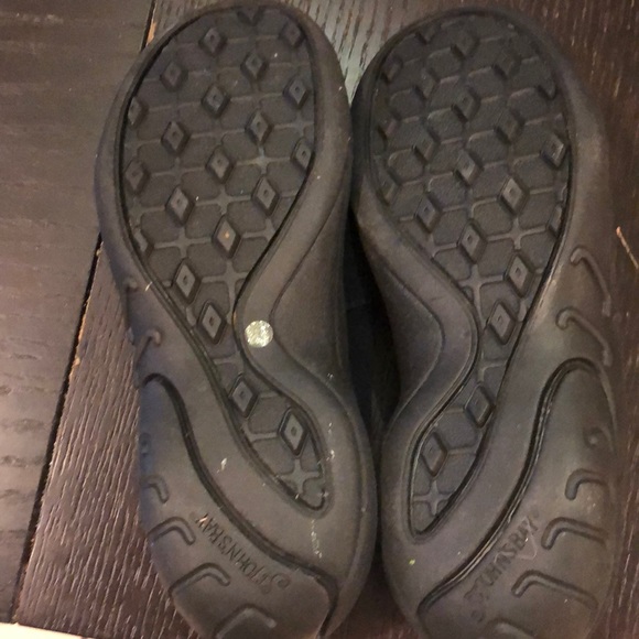 St. John’s Bay Ortholite Women’s shoes. Size 8 - Picture 3 of 4
